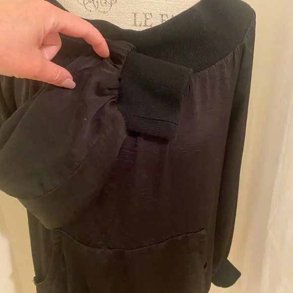 Elegant Black Long Sleeve Blouse Unbranded - Picture 4 of 8